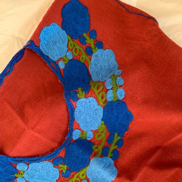 Hand made Mexican embroidered blouse - Picture 2 of 5